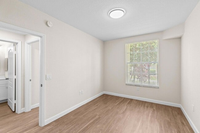 Building Photo - 1609 Belmont Pl