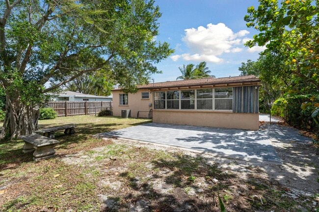 Building Photo - 331 Winters St