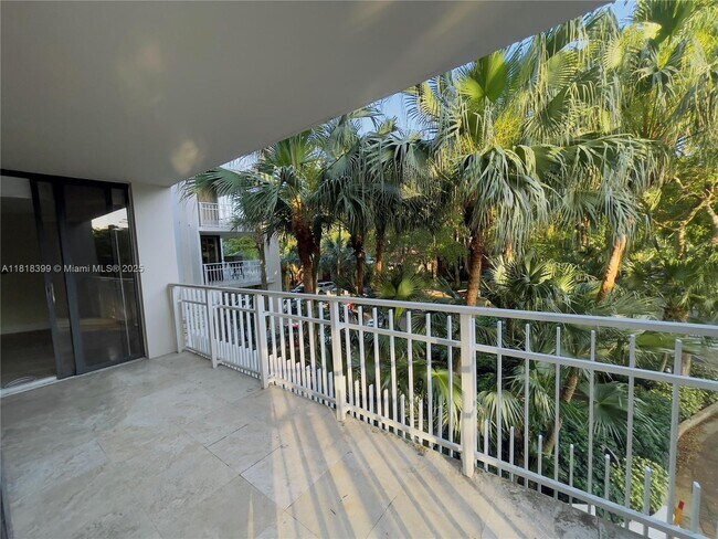 Building Photo - 2000 Towerside Terrace