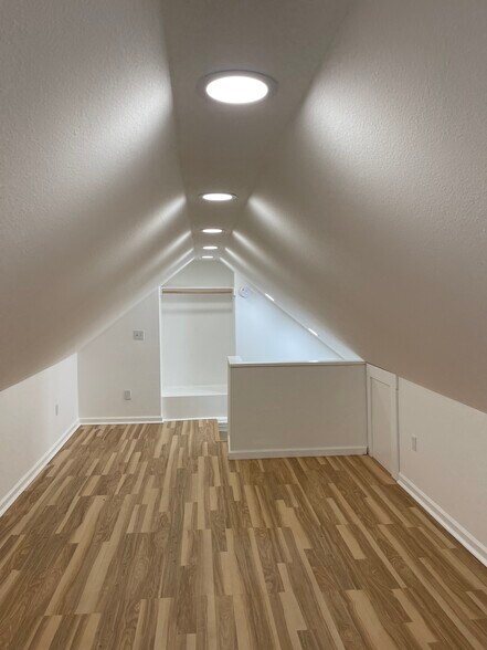 Building Photo - 43 Silopanna Rd