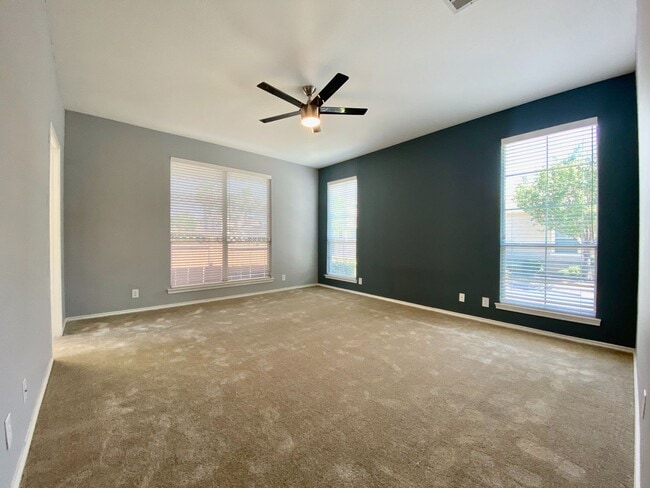 Building Photo - Medical Center/USAA/ UTSA 3 BD/2.5 BA Ready for Move In!