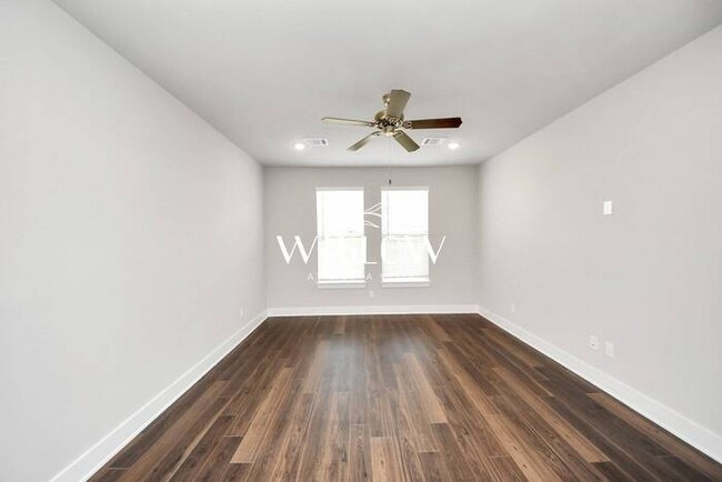 Building Photo - Incredible 3-Bedroom Home – 6 Weeks FREE R...