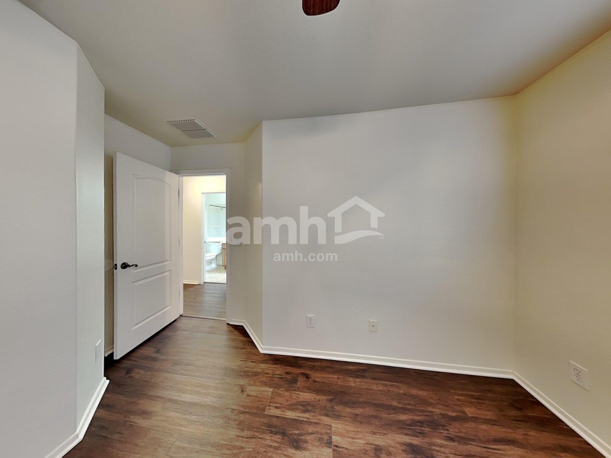 Building Photo - 4152 E Vest Ave