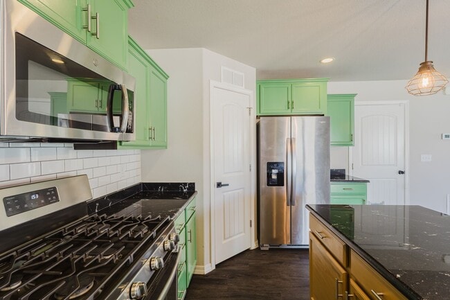 Building Photo - Beautiful 3-Bedroom Home in Ventana | Pool Community Near Fort Carson