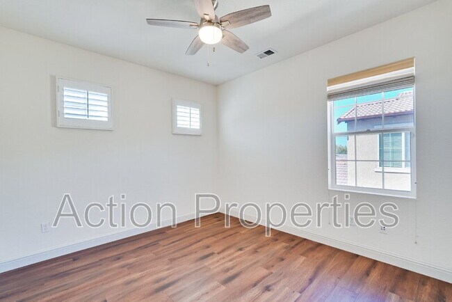 Building Photo - 675 W Esplanade Dr