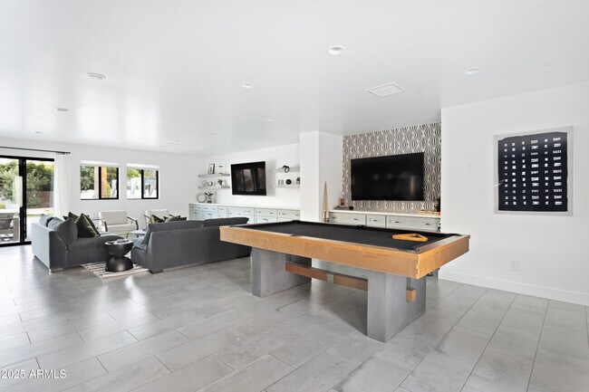 Building Photo - 4633 N 49th Pl