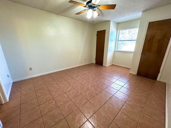 Building Photo - 3-Bedroom House for Rent in Copperas Cove