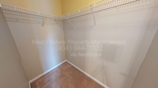 Building Photo - 1009 S Bank Way