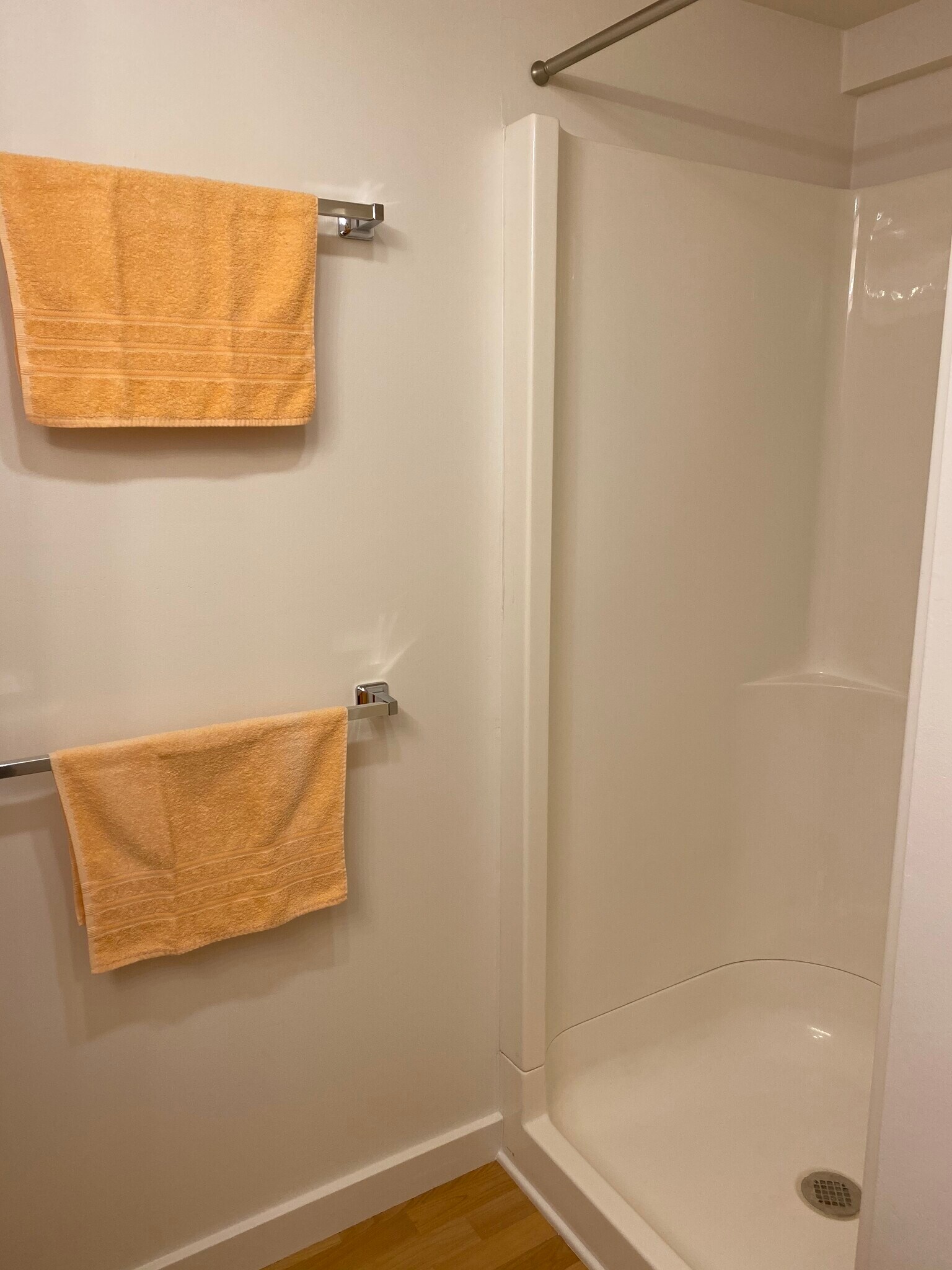 Building Photo - 114 S 6th St