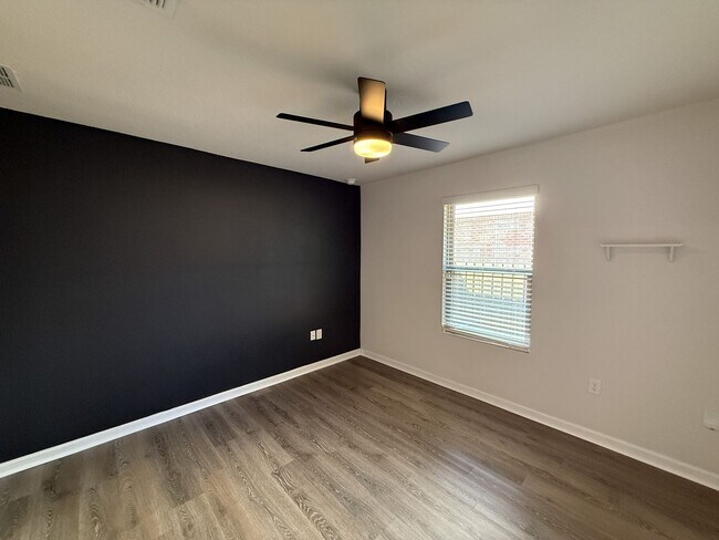 Building Photo - 4 Bedroom 2 Bath Home for Rent in Birch Run Subdivision! Energy Efficient Solar Panels to Help Lo...