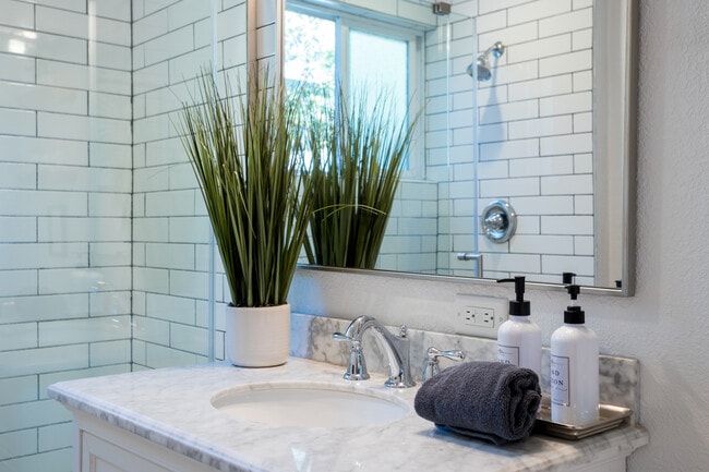 Building Photo - 8511 Fensmuir St