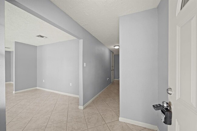 Building Photo - 3603 Mal Paso Ct