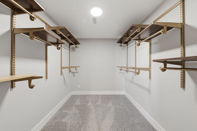 Building Photo - Large Ranch on Cul-de-sac