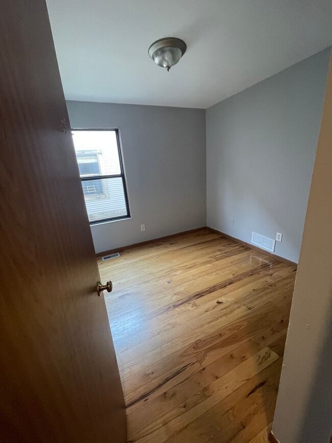 Building Photo - 72 Chittenden Ave