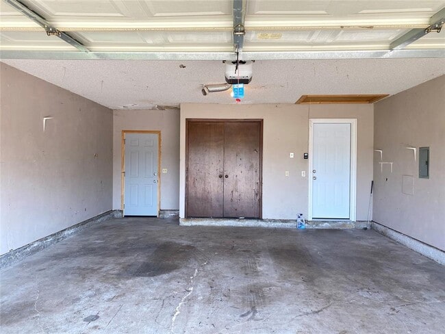 Building Photo - 6707 W Britton Rd