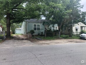 Building Photo - Charming Ranch