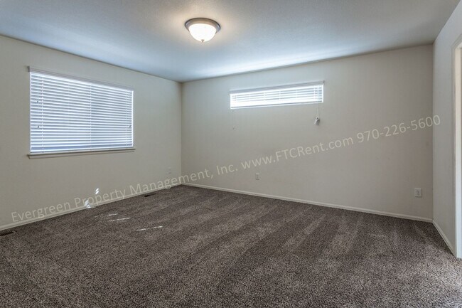 Building Photo - Beautiful 4 Bedroom in Windsor East!