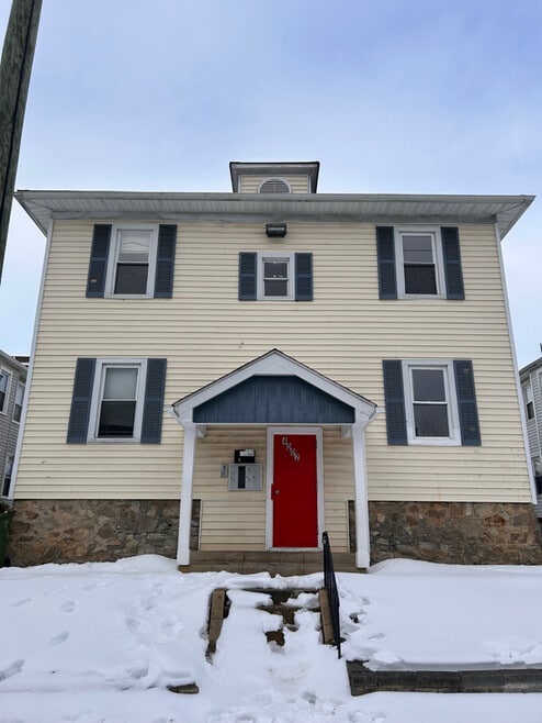 Building Photo - 4002 Oakford Ave