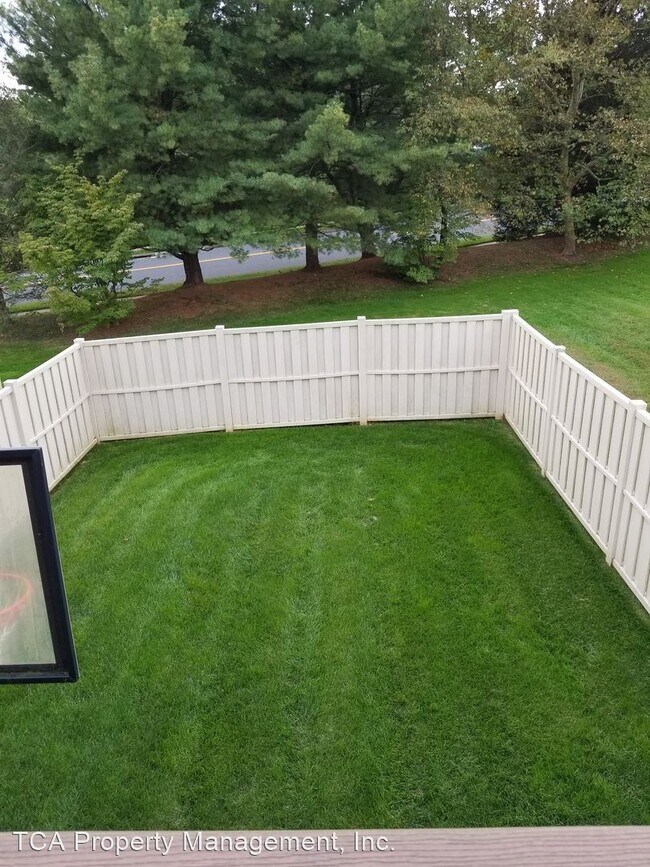 Building Photo - 3 br, 2.5 bath House - 247 Maple Wreath Court