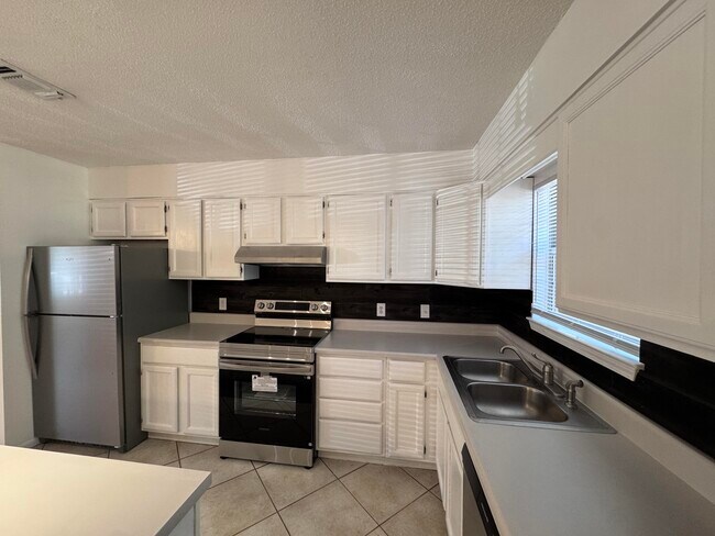 Building Photo - 6868 E Bay Blvd