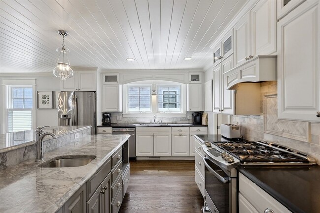 Building Photo - 67 Caswell St