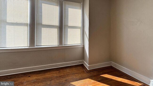 Building Photo - 5581 Blakemore St