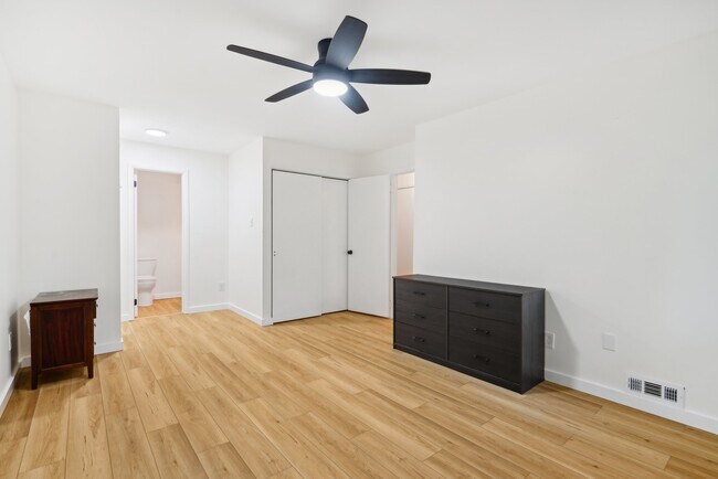 Building Photo - 203B Cypress Point Cir