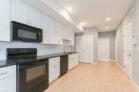 Building Photo - 6 br, 5 bath Triplex - 1507 W OXFORD ST Un...