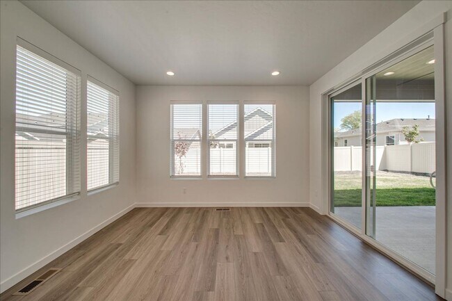 Building Photo - Stylish New Star Home with Resort-Style Perks