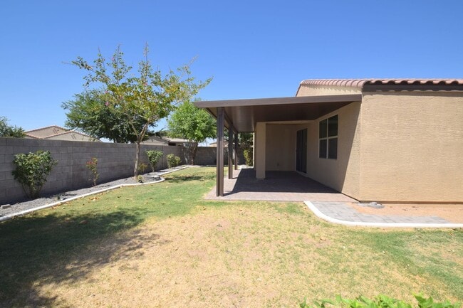 Building Photo - Impressive 4 bed 3 bath Circle Cross Home!