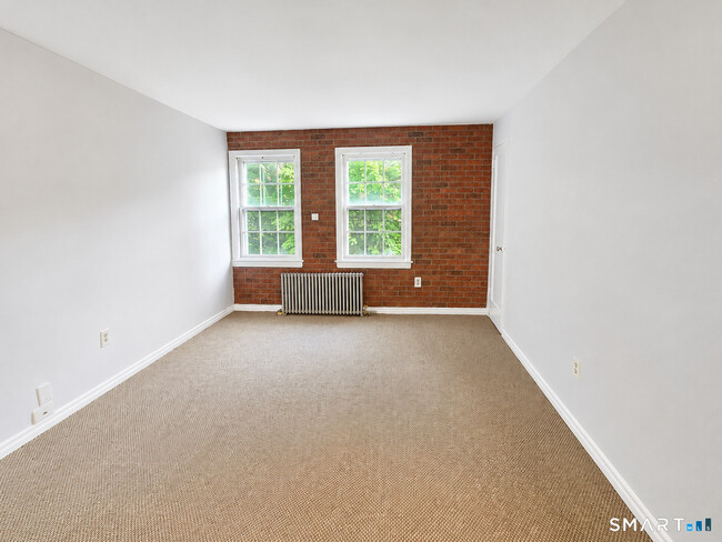 Building Photo - 29G Clarmore Dr