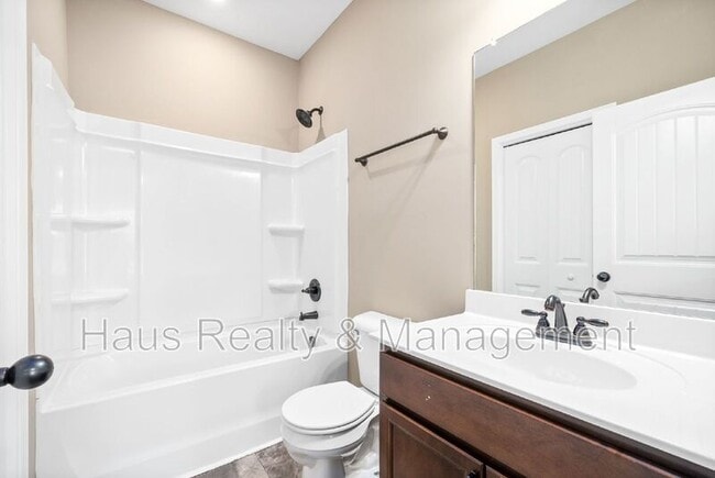 Building Photo - 172 Dundee Dr