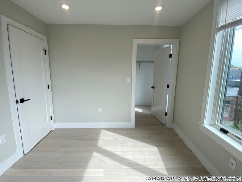 Building Photo - 197 Green St