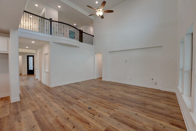 Building Photo - Must See 5 Bed 4.5 Bath in Northlake