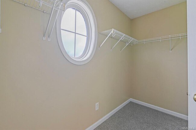 Building Photo - 8990 Stoneridge Pl