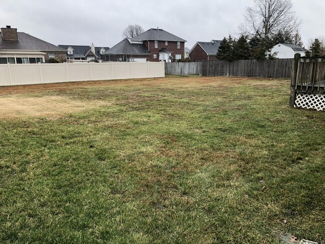 Building Photo - 576 Circle Valley Dr