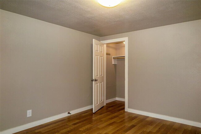 Building Photo - 1312 Pine St