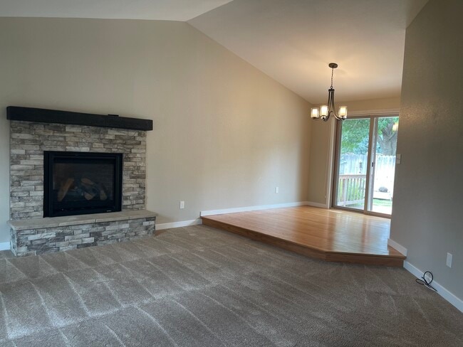 Building Photo - 4579 N Wisteria Pl