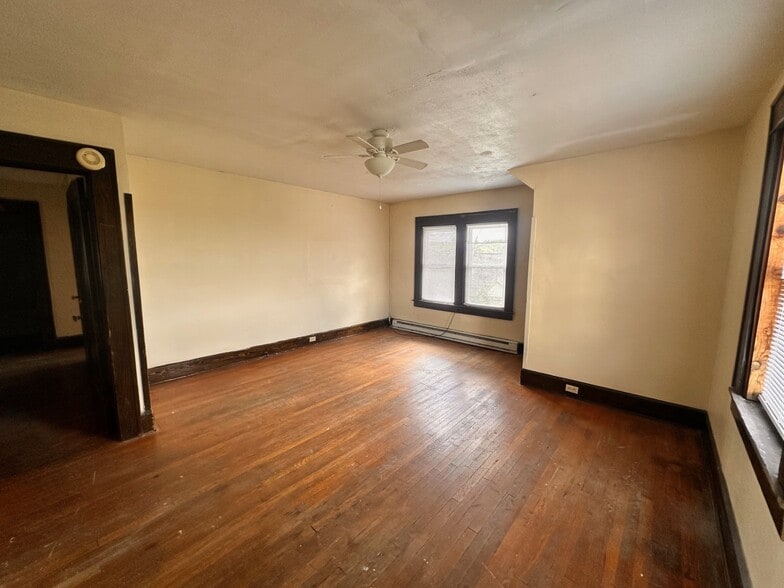 Bedroom - 664 Spruce St