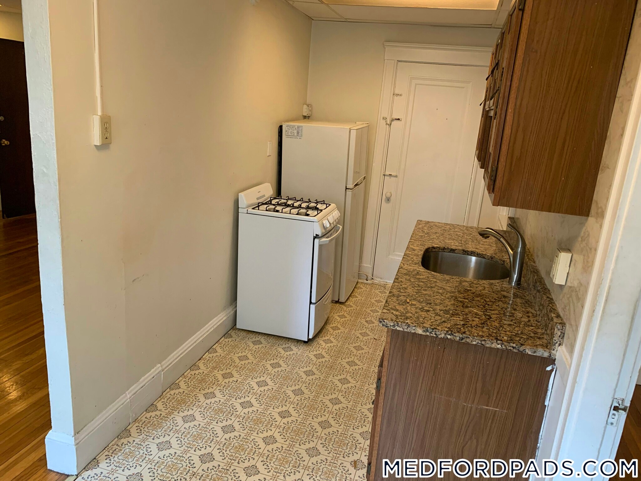 Building Photo - 53 Fellsway W