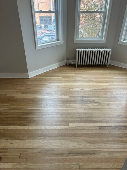 Building Photo - 13 Gladstone St