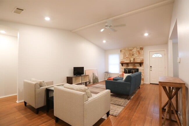 Building Photo - 12315 Wycliff Ln