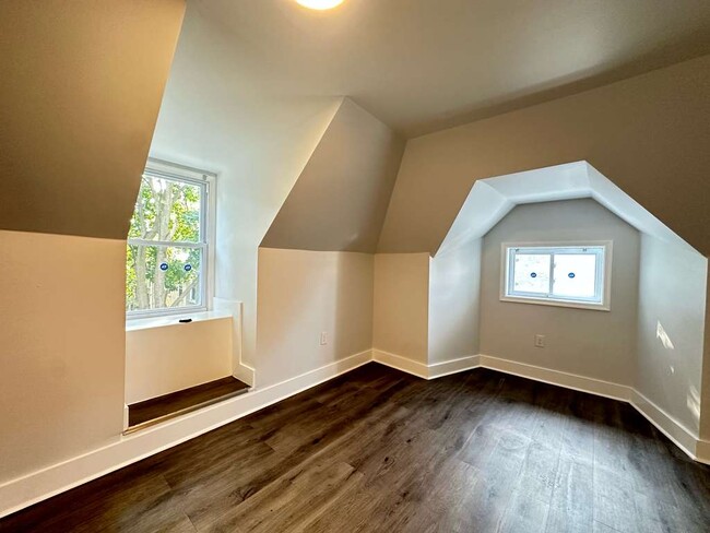 Building Photo - 1408 S 58th St