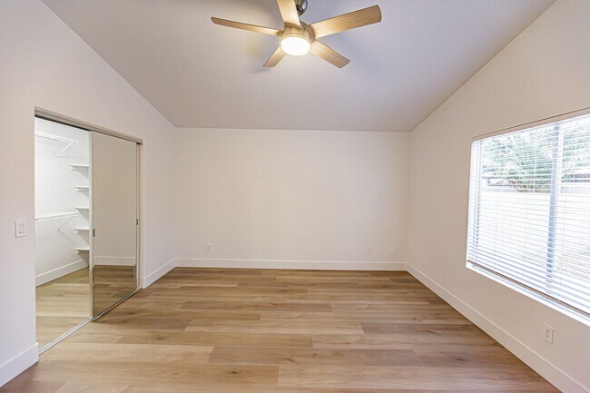 Building Photo - Stunning 3-bedroom One Story Home