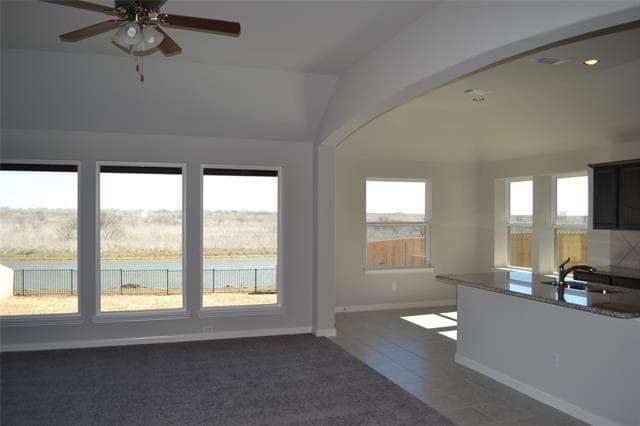 Building Photo - 5090 Royal Springs Dr