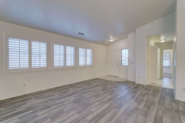 Building Photo - AVAILABLE NOW IN ESTRELLA MOUNTAIN RANCH!!!