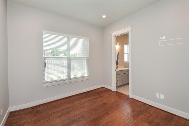 Building Photo - 18526 Bridgeway Ln