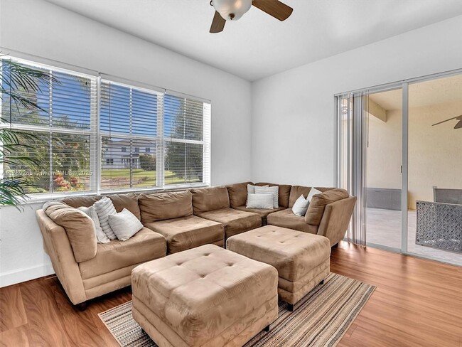 Building Photo - 754 Sunflower Cir