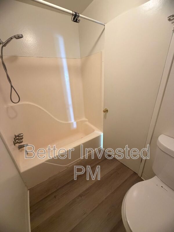 Building Photo - 304 Cooper Ln