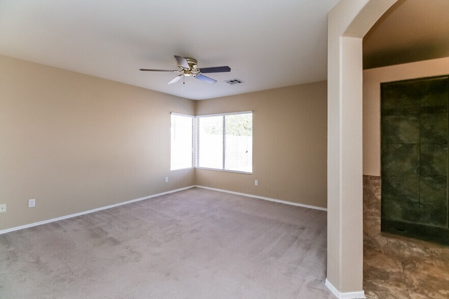 Building Photo - 1370 W Gary Dr